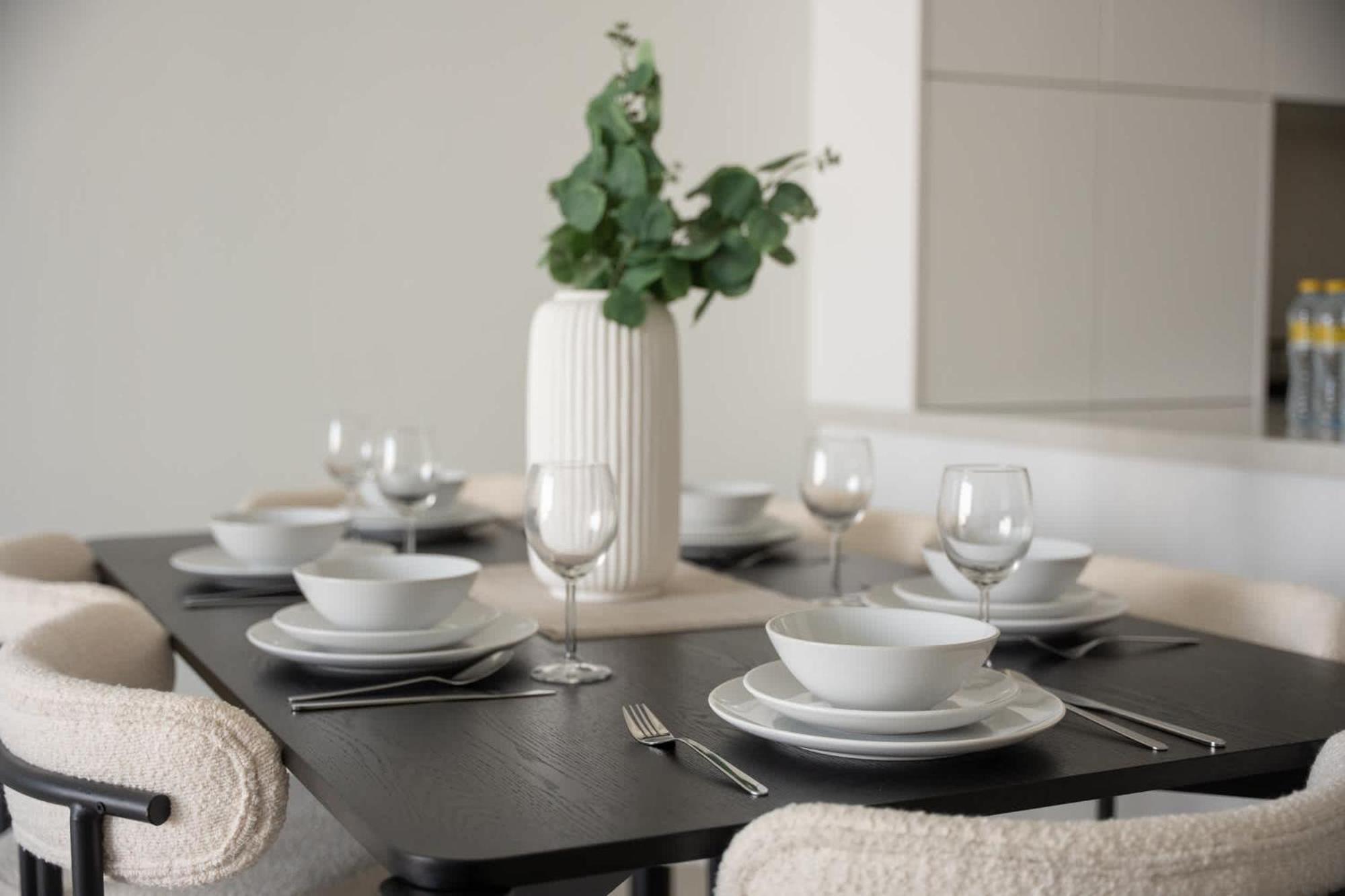 Elegant Relaxing 3-bedroom In Perfect Location At Canal Front 6 Apartment *