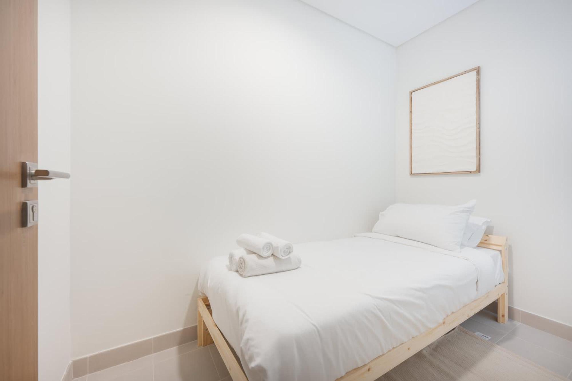Elegant Relaxing 3-bedroom In Perfect Location At Canal Front 6 *
