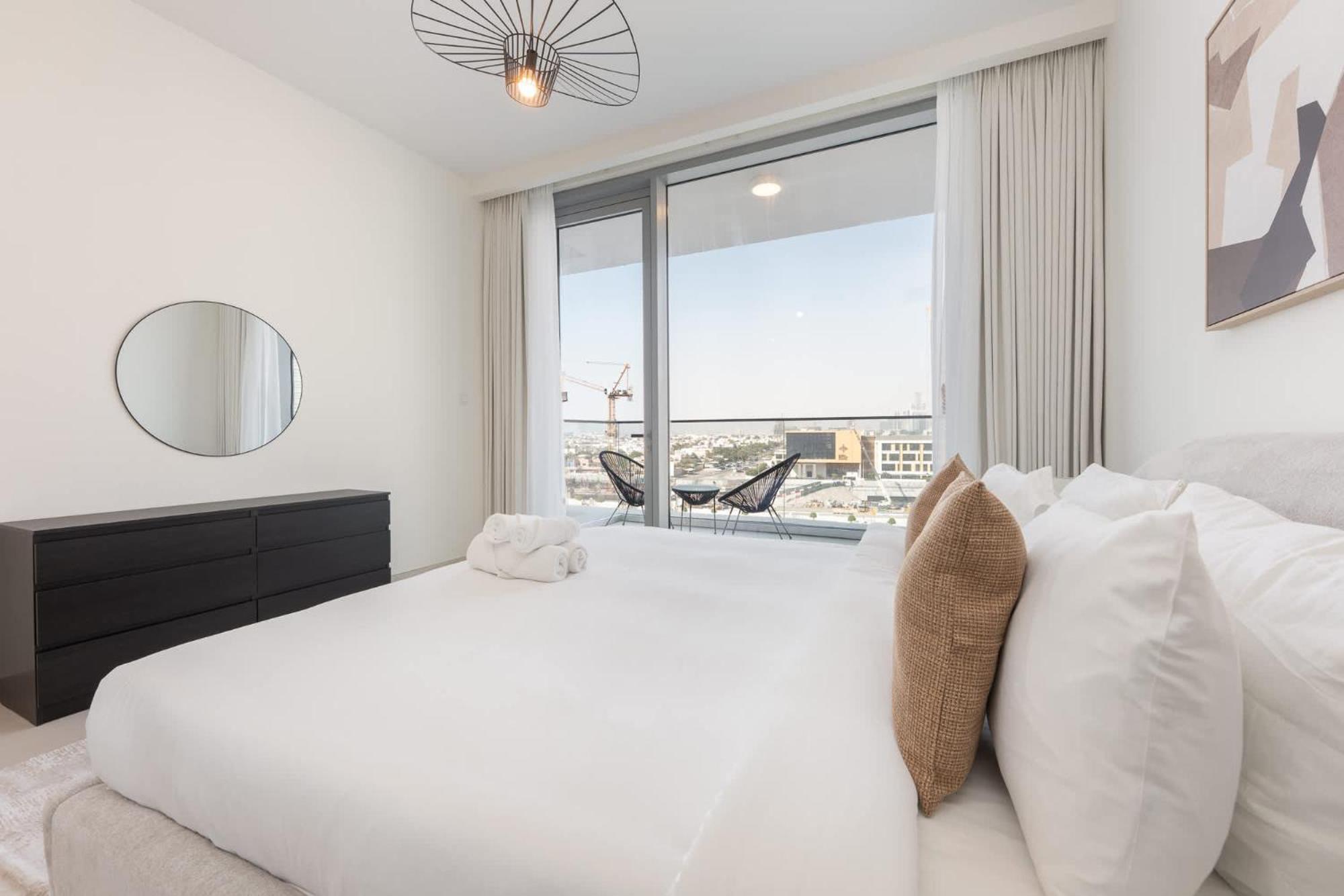 Elegant Relaxing 3-bedroom In Perfect Location At Canal Front 6 Apartment