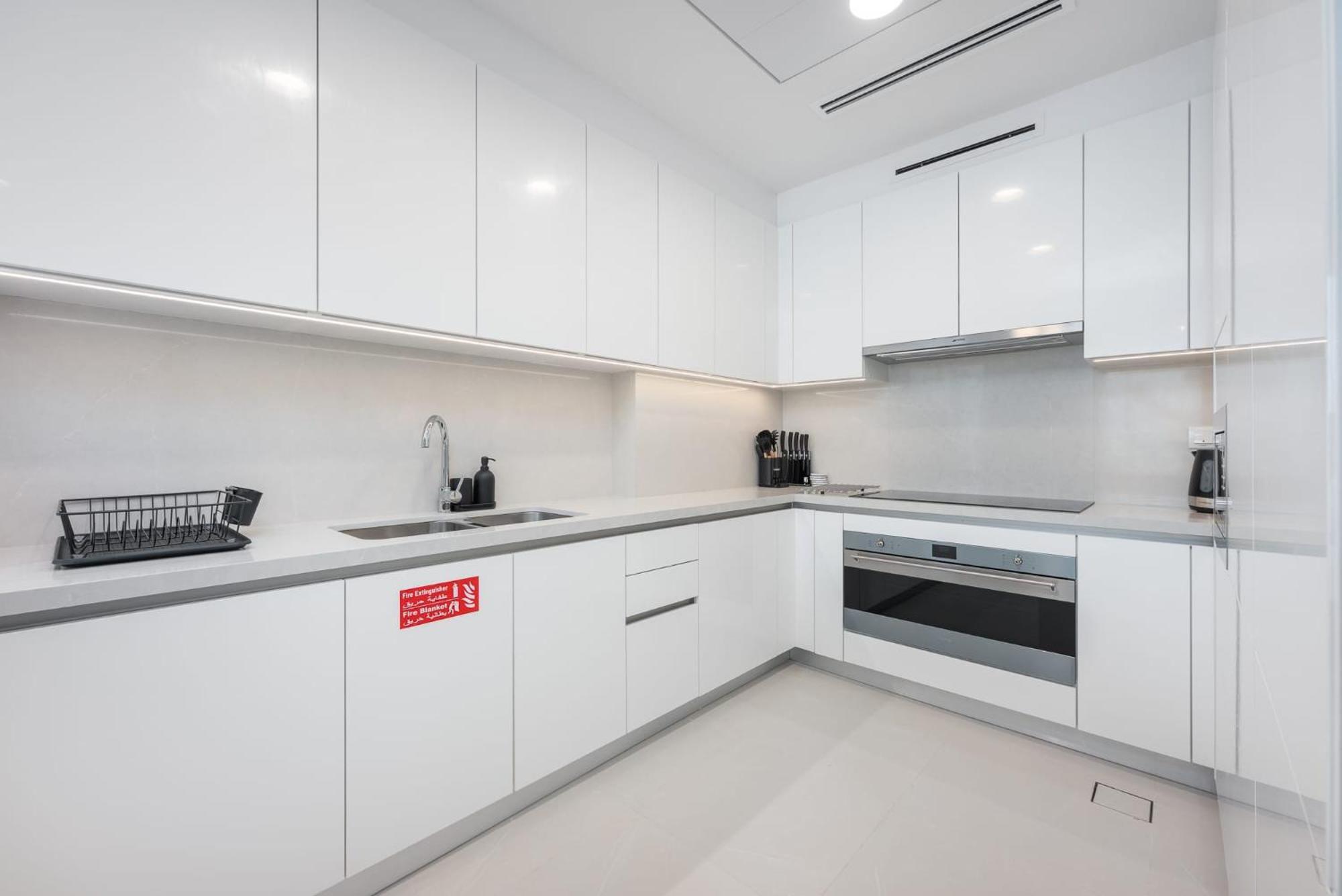 Apartment Elegant Relaxing 3-bedroom In Perfect Location At Canal Front 6 Dubai