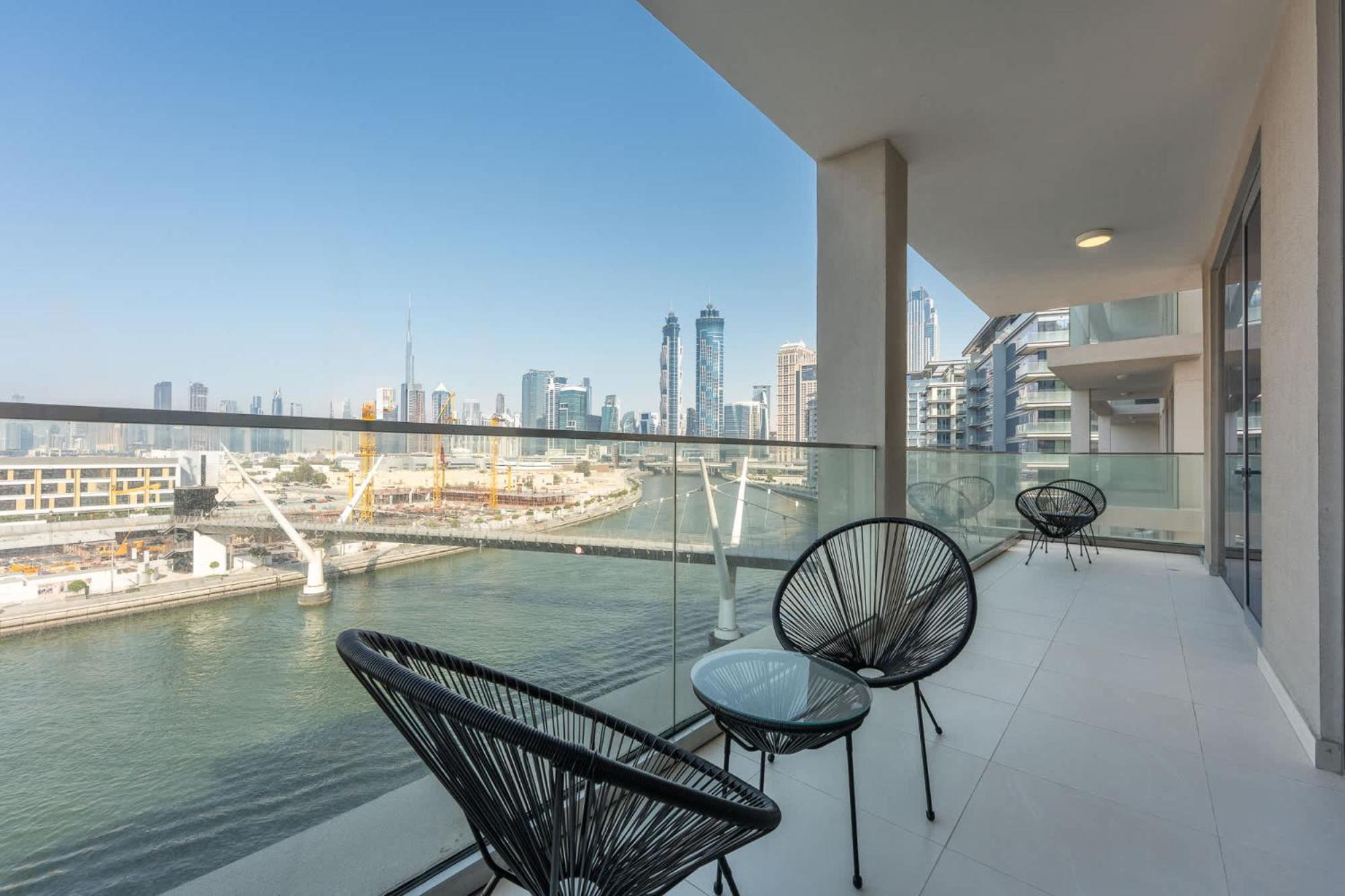 Elegant Relaxing 3-bedroom In Perfect Location At Canal Front 6 Dubai
