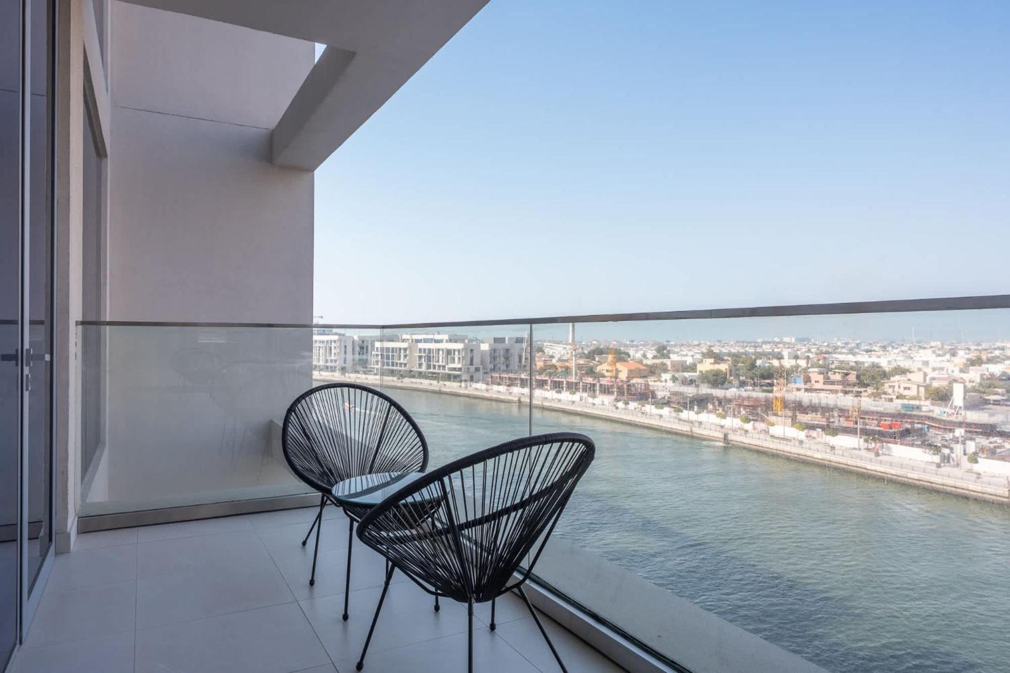 Elegant Relaxing 3-bedroom In Perfect Location At Canal Front 6 Apartment