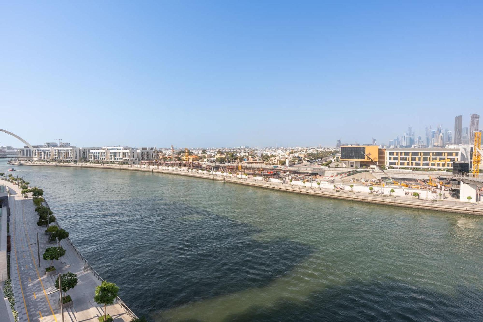 Apartment Elegant Relaxing 3-bedroom In Perfect Location At Canal Front 6 Dubai