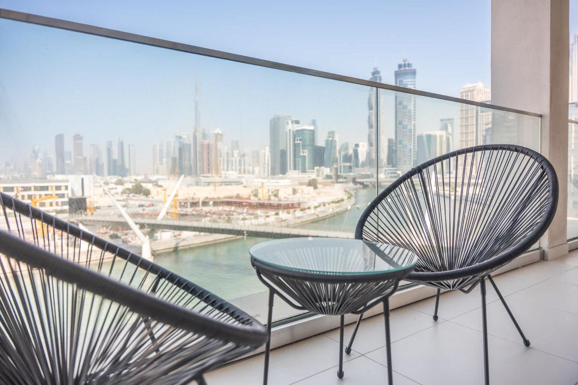 Elegant Relaxing 3-bedroom In Perfect Location At Canal Front 6 Apartment