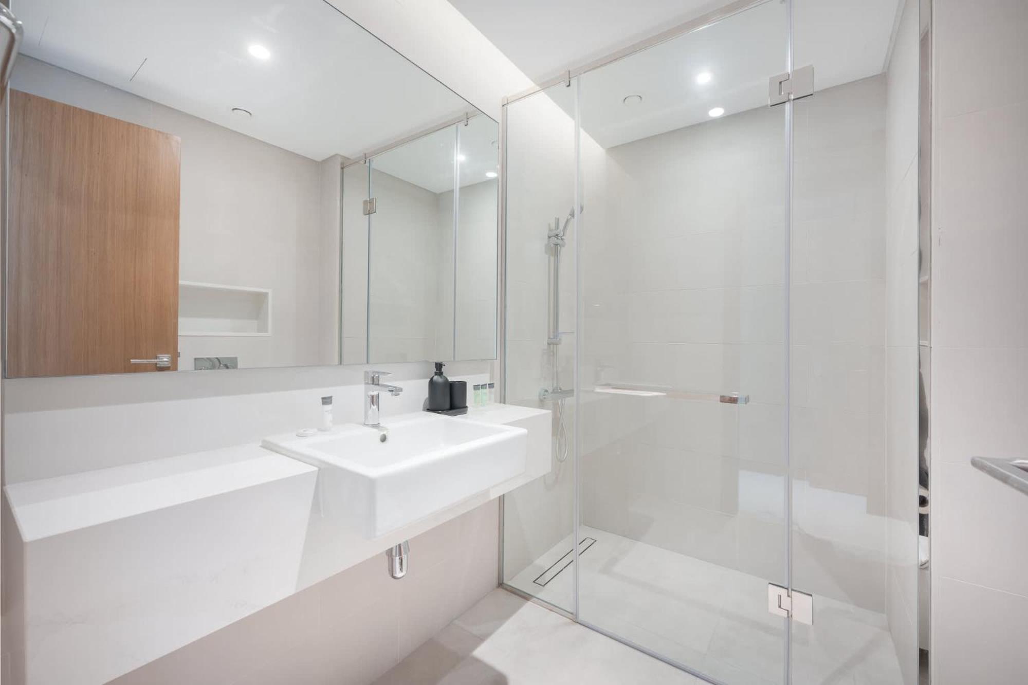 Elegant Relaxing 3-bedroom In Perfect Location At Canal Front 6 Apartment Dubai